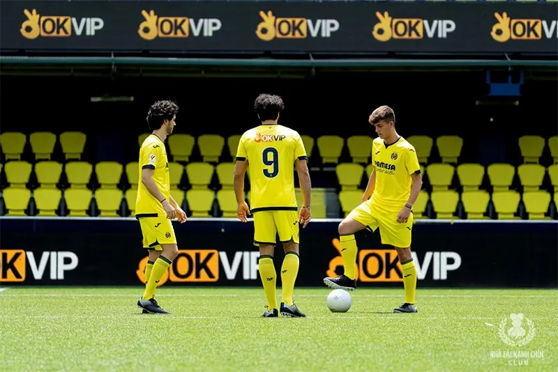 Villarreal, một câu lạc bộ bóng đá với lịch sử lâu đời, được thành lập vào năm 1923 và hiện thi đấu tại La Liga.